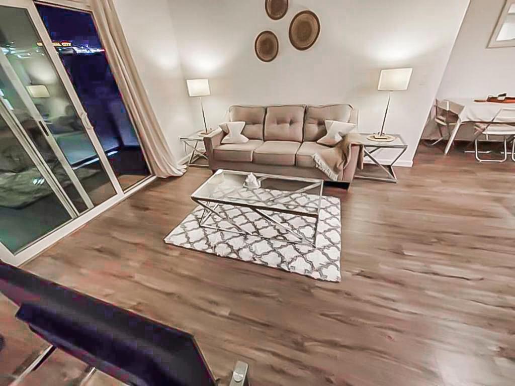 Two Bedroom At Universal Appartamento